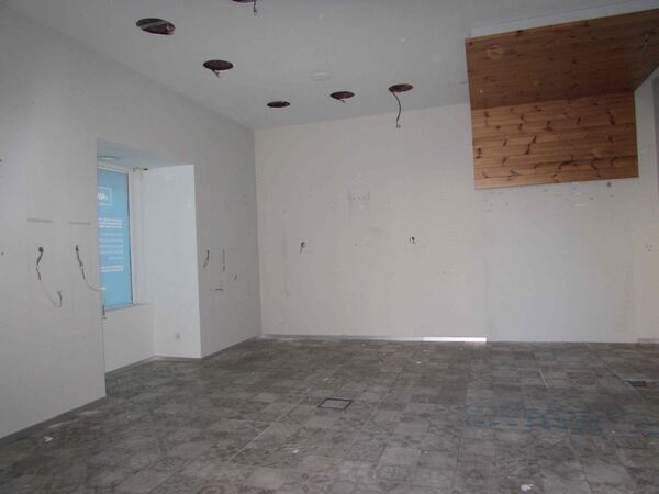 Loja no centro de Esposende (2581). Estabelecimentos para arrendar