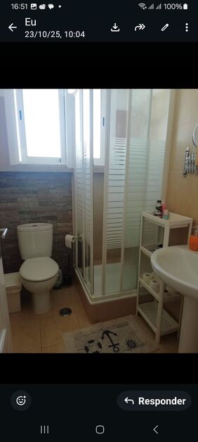 Quartos para arrendar . Ofereço Quarto para Arrendar