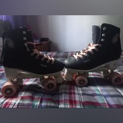 patins de quatro rodas . Patins e Patins em Linha