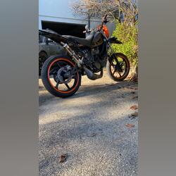 Dt lc 125. Motos