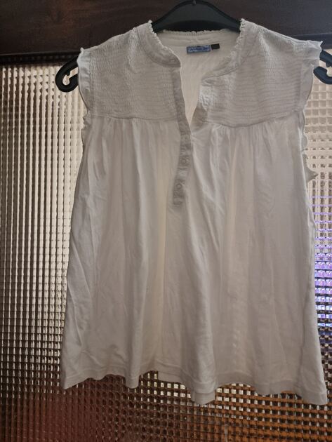 vendo blusas . Camisas e Blusas