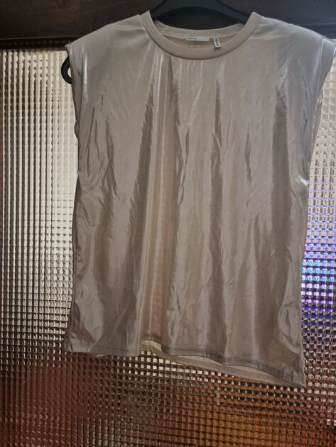 vendo blusas . Camisas e Blusas