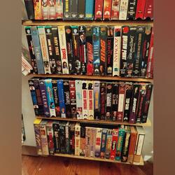 cassetes VHS. Filmes e DVDs