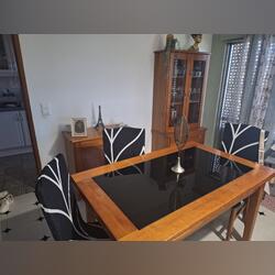 Vendo . Conjunto de mesa e cadeiras