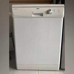 Máquina de lavar loiça ZANUSSI. Máquinas de Lavar Loiça. Sintra. Zanussi Aceitável
