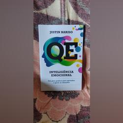 Livro “Q.E Inteligência Emocional”. Livros. Matosinhos.     