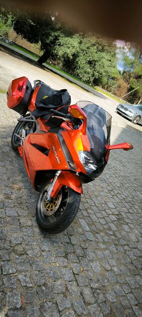 Aprilia RST 1000 Futura. Motos
