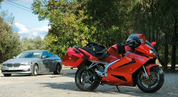 Aprilia RST 1000 Futura. Motos