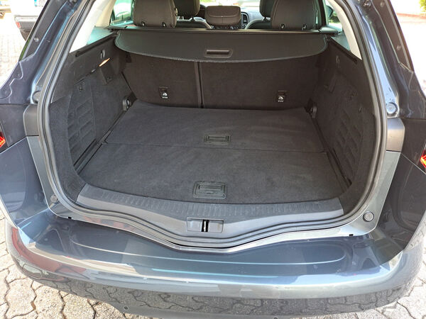 Megane 1.5 DCI sport tourer Limited. Carros