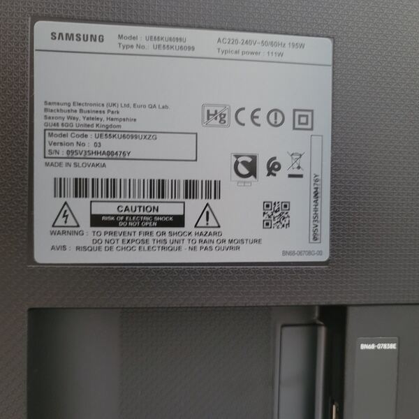 Samsung 55" Flat UHD TV KU6099 (Smart TV). Televisores