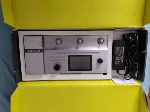 Vendo Pedaleira GE-200 Mooer. Pedais de guitarra
