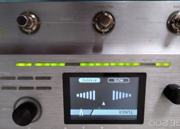 Vendo Pedaleira GE-200 Mooer. Pedais de guitarra