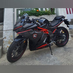 Vendo Mota MITT Limited Carbon Red 125 GP 2. Motos. Aveiro. 2022   600 km Moto desportiva  Preto 125 cc Novo / Como novo