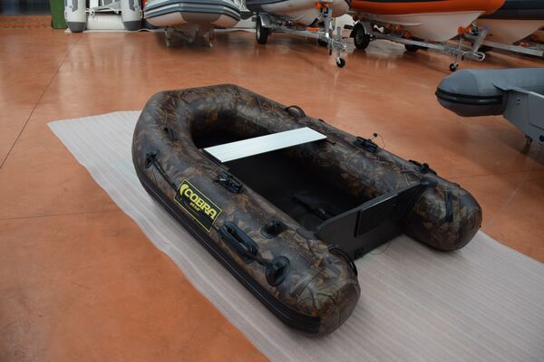 Barco auxiliar . Barcos pneumáticos