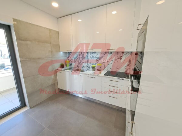 Apartamento T3 Para Arrendar. Casa e apartamentos para arrendar