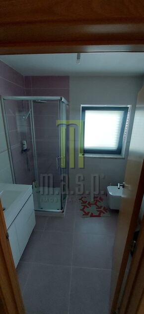 Moradia T3 pronta a habitar com algum recheio. Casa e apartamentos para vender