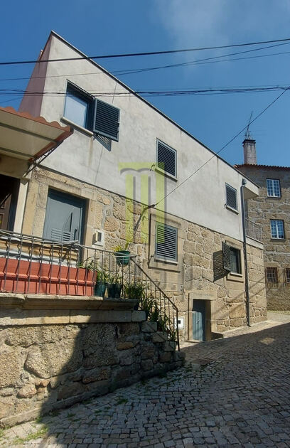 Moradia T3 pronta a habitar com algum recheio. Casa e apartamentos para vender