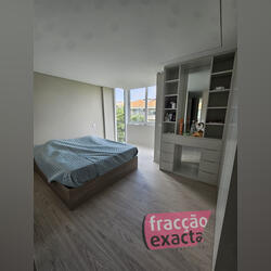 Apartamento T3, Foz, Porto. Casa e apartamentos para vender. 90 m2 3 quartos 2 banhos   Andar intermédio Classe energética D Bom estado Ar condicionado Armazém Elevador Exterior Sacada