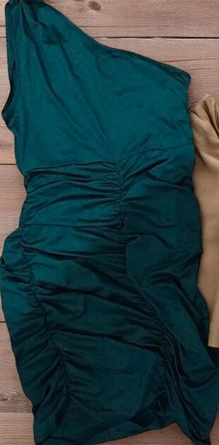 Vestido Ombro Único Verde Escuro – L. Vestidos