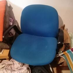 cadeira escritório azul. Cadeiras de Escritório. Almada. Com rodas Em tecido    Aceitável