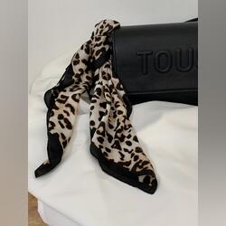 Lenço com Padrão Animal Print – Tons Neutros | Nov. Lenços