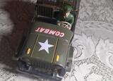 camião de combat em chapa. Camiões