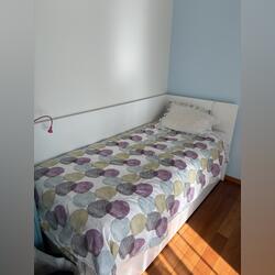 Cama com gavetão + 2 colchões de molas. Camas