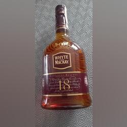 Vendo whisky Whyte and MaCkay. Whiskey