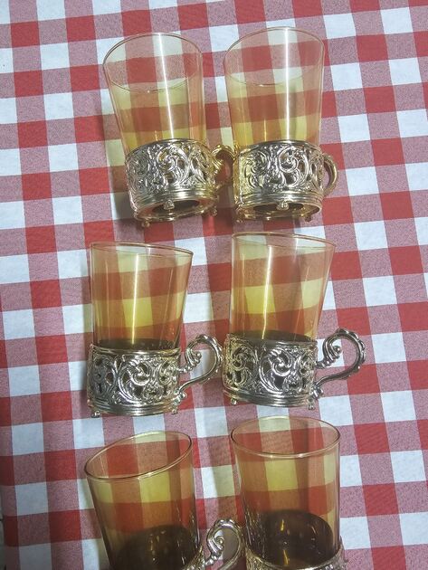 Pratos e Copos . Louças