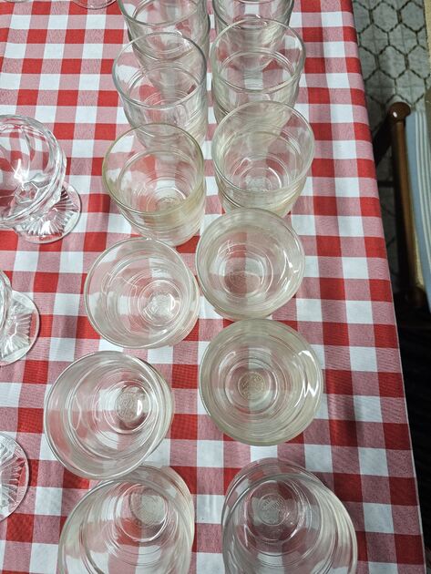 Pratos e Copos . Louças