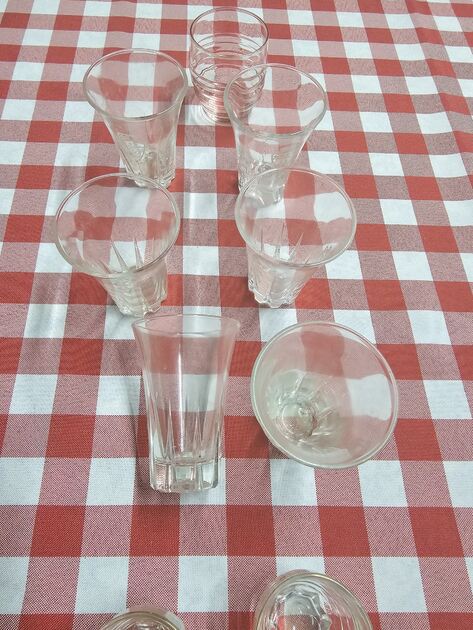 Pratos e Copos . Louças