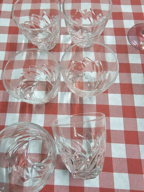 Pratos e Copos . Louças